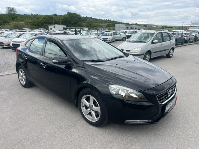 Volvo V40 1.6 NAVI - автомобили, коли, обяви за нови и употребявани 2