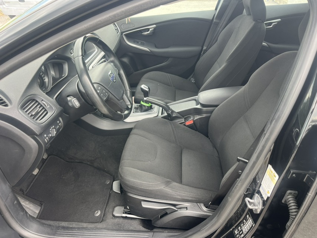 Volvo V40 1.6 NAVI - автомобили, коли, обяви за нови и употребявани 8