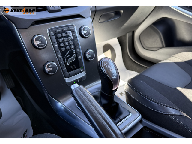 Volvo V40 1.6d 115к.с. - автомобили, коли, обяви за нови и употребявани 11