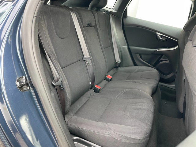 Volvo V40 Реален пробег - автомобили, коли, обяви за нови и употребявани 11