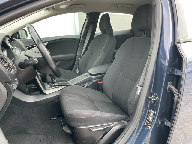 Volvo V40 Реален пробег - автомобили, коли, обяви за нови и употребявани 9