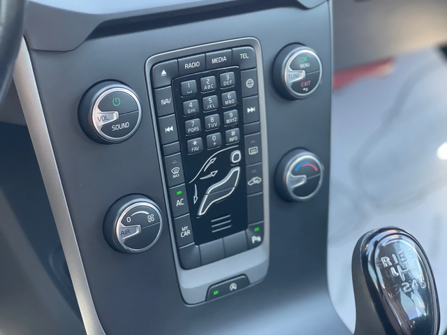 Volvo V40 D2* Камера* 6 Скорости - автомобили, коли, обяви за нови и употребявани 8