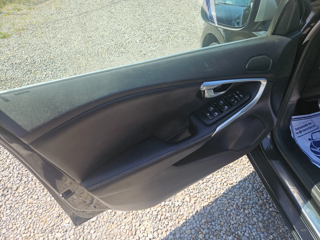 Volvo V40 2.0 D2 120 k.c. R design - автомобили, коли, обяви за нови и употребявани 15