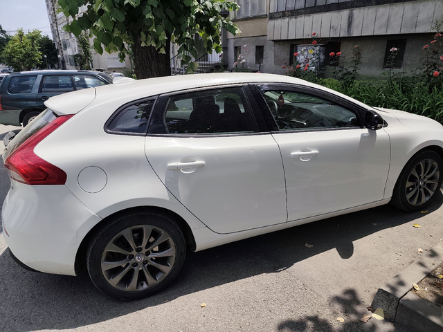 Volvo V40, 2013 г., 207000 км, 115 к.с. - автомобили, коли, обяви за нови и употребявани 3