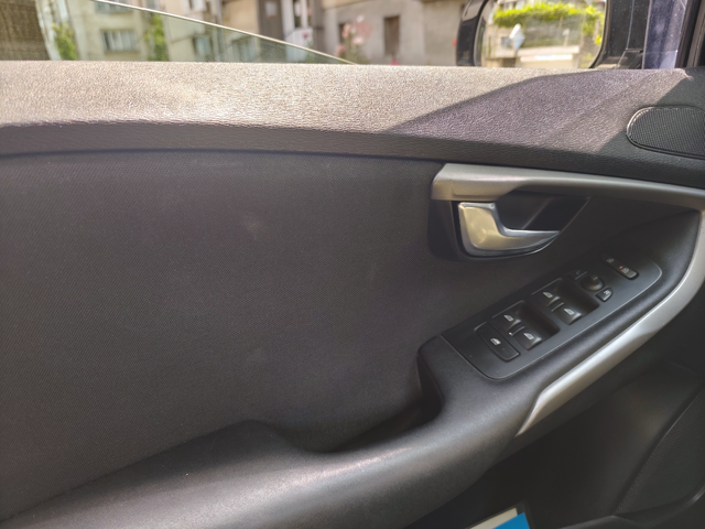 Volvo V40, 2013 г., 207000 км, 115 к.с. - автомобили, коли, обяви за нови и употребявани 9