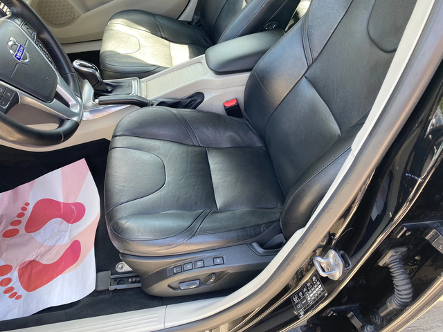 Volvo V40 2.0D4 190кс. Автомат - автомобили, коли, обяви за нови и употребявани 8