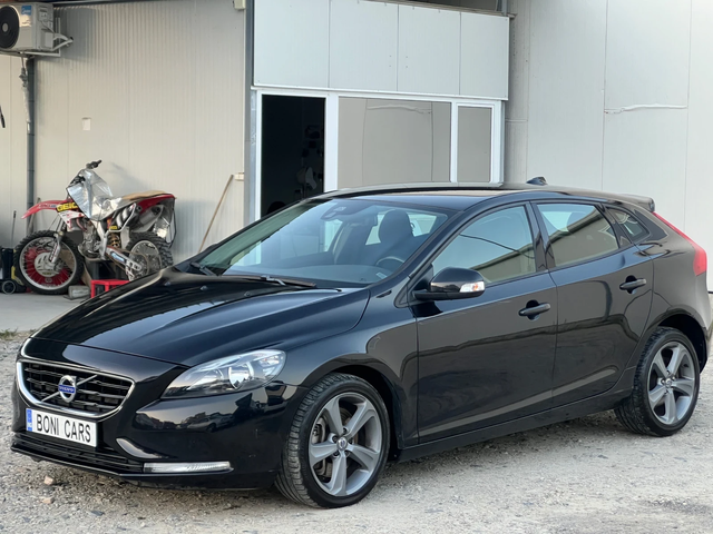 Volvo V40 D3-2.0d- 150к.с/ Старт-стоп/ Навигация/ Камера - автомобили, коли, обяви за нови и употребявани 0