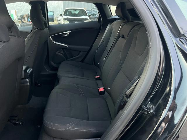 Volvo V40 D3-2.0d- 150к.с/ Старт-стоп/ Навигация/ Камера - автомобили, коли, обяви за нови и употребявани 11