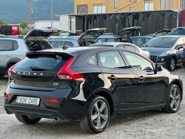 Volvo V40 D3-2.0d- 150к.с/ Старт-стоп/ Навигация/ Камера - автомобили, коли, обяви за нови и употребявани 4