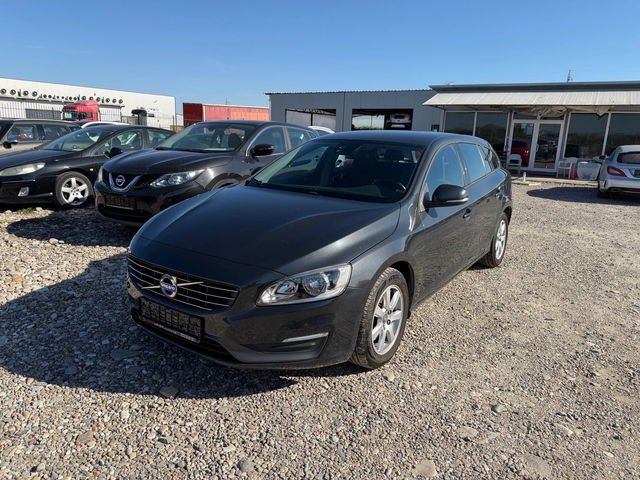 Volvo V40 2.0 D - автомобили, коли, обяви за нови и употребявани 0