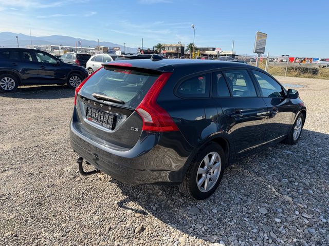 Volvo V40 2.0 D - автомобили, коли, обяви за нови и употребявани 4