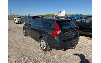 Volvo V40 2.0 D - автомобили, коли, обяви за нови и употребявани 6