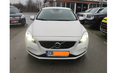 volvo-v40 - 1
