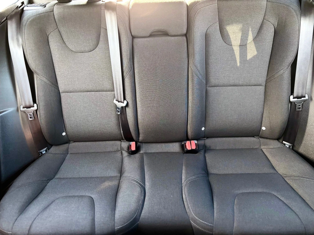 Volvo V40 - автомобили, коли, обяви за нови и употребявани 10