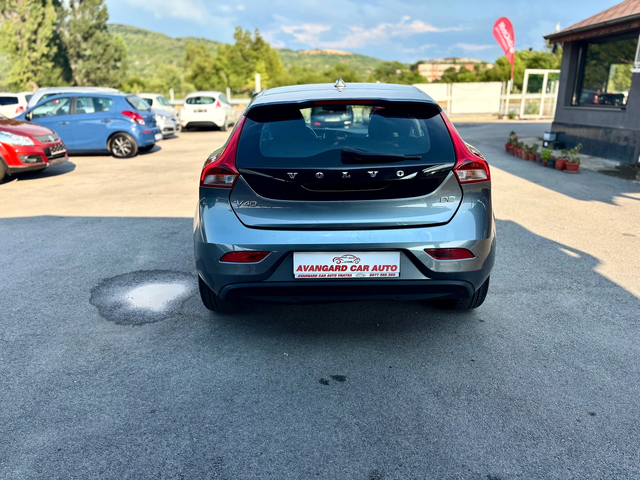 Volvo V40 - автомобили, коли, обяви за нови и употребявани 5