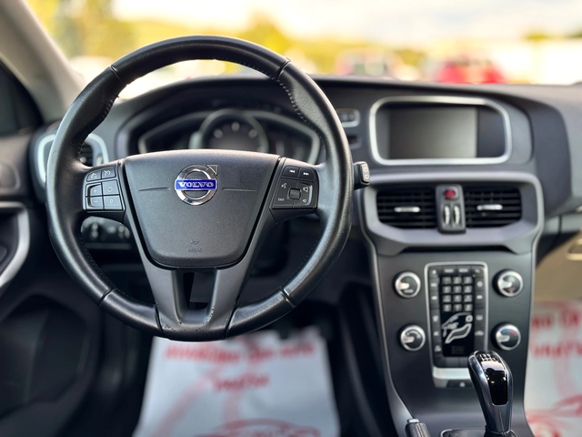 Volvo V40 - автомобили, коли, обяви за нови и употребявани 6