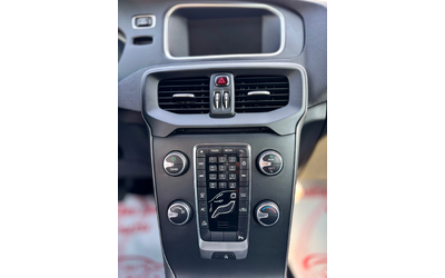 Volvo V40 - автомобили, коли, обяви за нови и употребявани 8