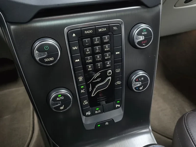 Volvo V40 1.6D - автомобили, коли, обяви за нови и употребявани 14