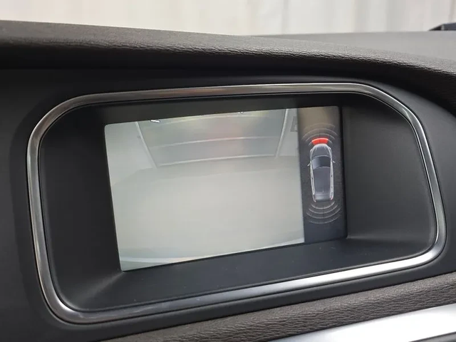 Volvo V40 1.6D - автомобили, коли, обяви за нови и употребявани 15