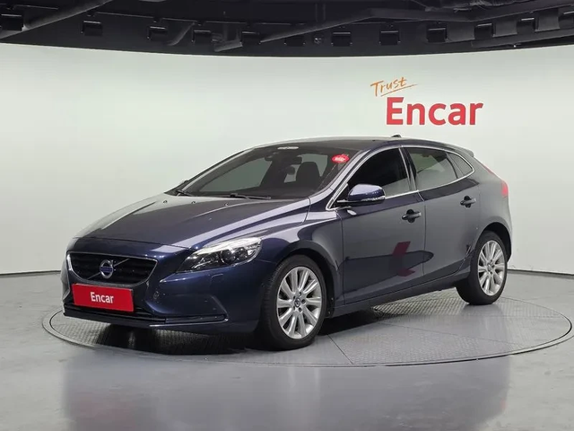 Volvo V40 1.6D - автомобили, коли, обяви за нови и употребявани 0