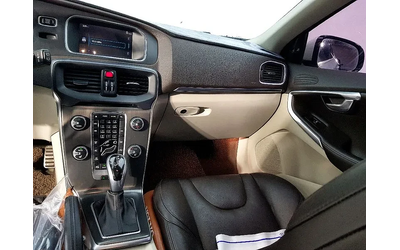 Volvo V40 1.6D - автомобили, коли, обяви за нови и употребявани 9