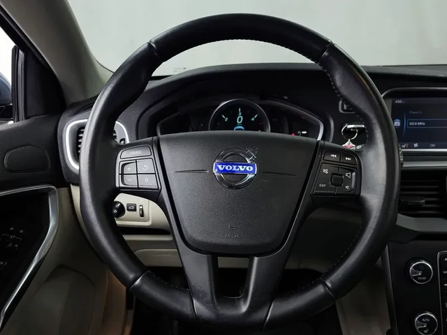 Volvo V40 1.6D - автомобили, коли, обяви за нови и употребявани 12