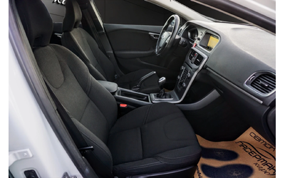 Volvo V40 1.6 D2 KINETIC - автомобили, коли, обяви за нови и употребявани 12