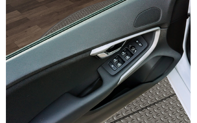 Volvo V40 1.6 D2 KINETIC - автомобили, коли, обяви за нови и употребявани 6