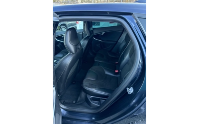 Volvo V40 2.0 - автомобили, коли, обяви за нови и употребявани 10