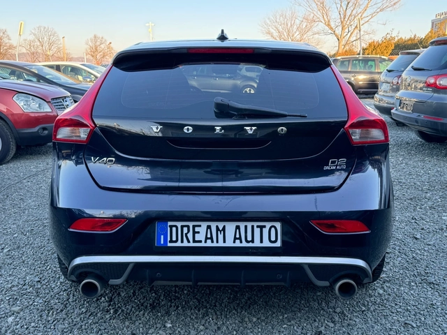 Volvo V40 2.0 - автомобили, коли, обяви за нови и употребявани 3