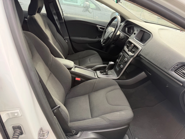 Volvo V40 Cross Country 2.0 D - автомобили, коли, обяви за нови и употребявани 11