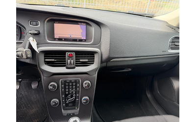 Volvo V40 Cross Country 2.0 D - автомобили, коли, обяви за нови и употребявани 15