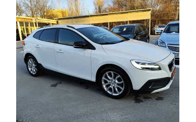 volvo-v40-cross-country - 1