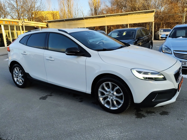 Volvo V40 Cross Country 2.0D* АВТОМАТИК* EURO6B* NAVI* - автомобили, коли, обяви за нови и употребявани 1