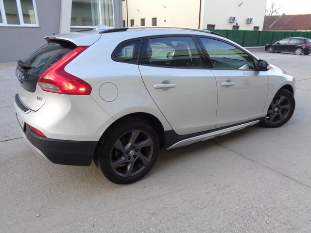 Volvo V40 Cross Country 1.6HDI-D2-115-BARTER-LIZING - автомобили, коли, обяви за нови и употребявани 3