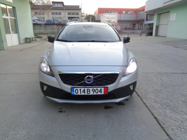 Volvo V40 Cross Country 1.6HDI-D2-115-BARTER-LIZING - автомобили, коли, обяви за нови и употребявани 4