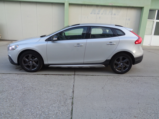 Volvo V40 Cross Country 1.6HDI-D2-115-BARTER-LIZING - автомобили, коли, обяви за нови и употребявани 7