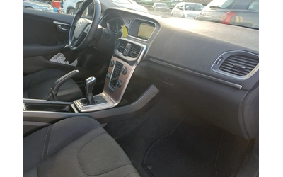 Volvo V40 Cross Country 2.0 D - автомобили, коли, обяви за нови и употребявани 13