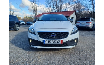 volvo-v40-cross-country - 1