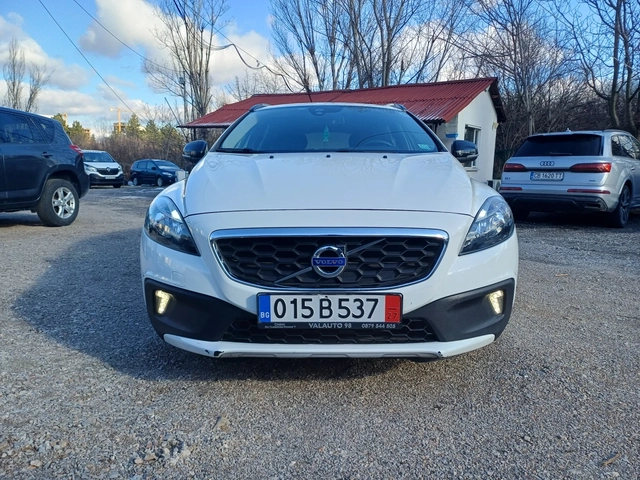 Volvo V40 Cross Country 2.0 D - автомобили, коли, обяви за нови и употребявани 1