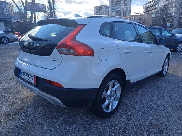 Volvo V40 Cross Country 2.0 D - автомобили, коли, обяви за нови и употребявани 4