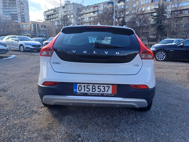 Volvo V40 Cross Country 2.0 D - автомобили, коли, обяви за нови и употребявани 5