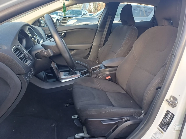 Volvo V40 Cross Country 2.0 D - автомобили, коли, обяви за нови и употребявани 8