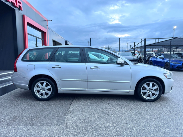 Volvo V50 2.0D-АВТОМАТИК - автомобили, коли, обяви за нови и употребявани 4