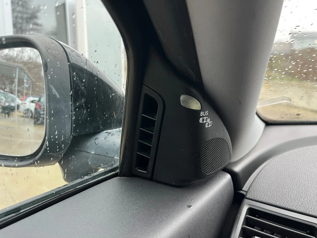 Volvo V50 1.6d - автомобили, коли, обяви за нови и употребявани 12