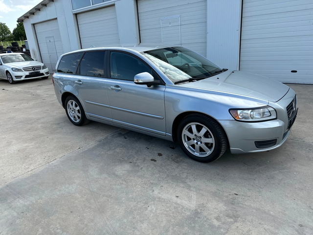 Volvo V50 1.6d D2-114k.c* UNIKAT* - автомобили, коли, обяви за нови и употребявани 12