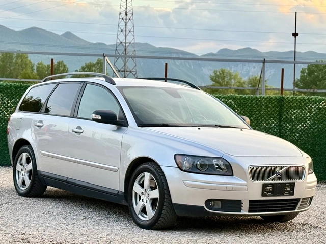 Volvo V50 2.0HDi FACELIFT - автомобили, коли, обяви за нови и употребявани 0