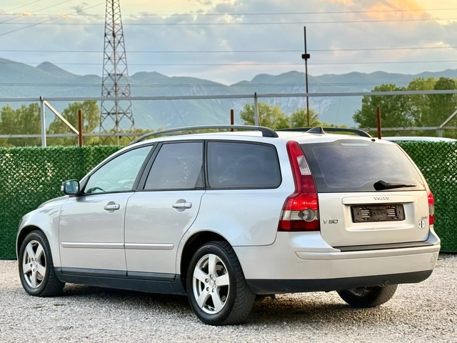 Volvo V50 2.0HDi FACELIFT - автомобили, коли, обяви за нови и употребявани 4