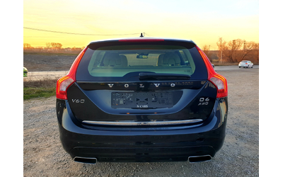 Volvo V60 PLUG-IN HYBRID * D6 AWD - автомобили, коли, обяви за нови и употребявани 6