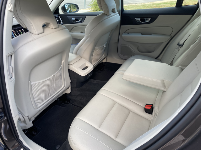Volvo V60 2.0 B4 (197 кс) Mild Hybrid DCT - автомобили, коли, обяви за нови и употребявани 11